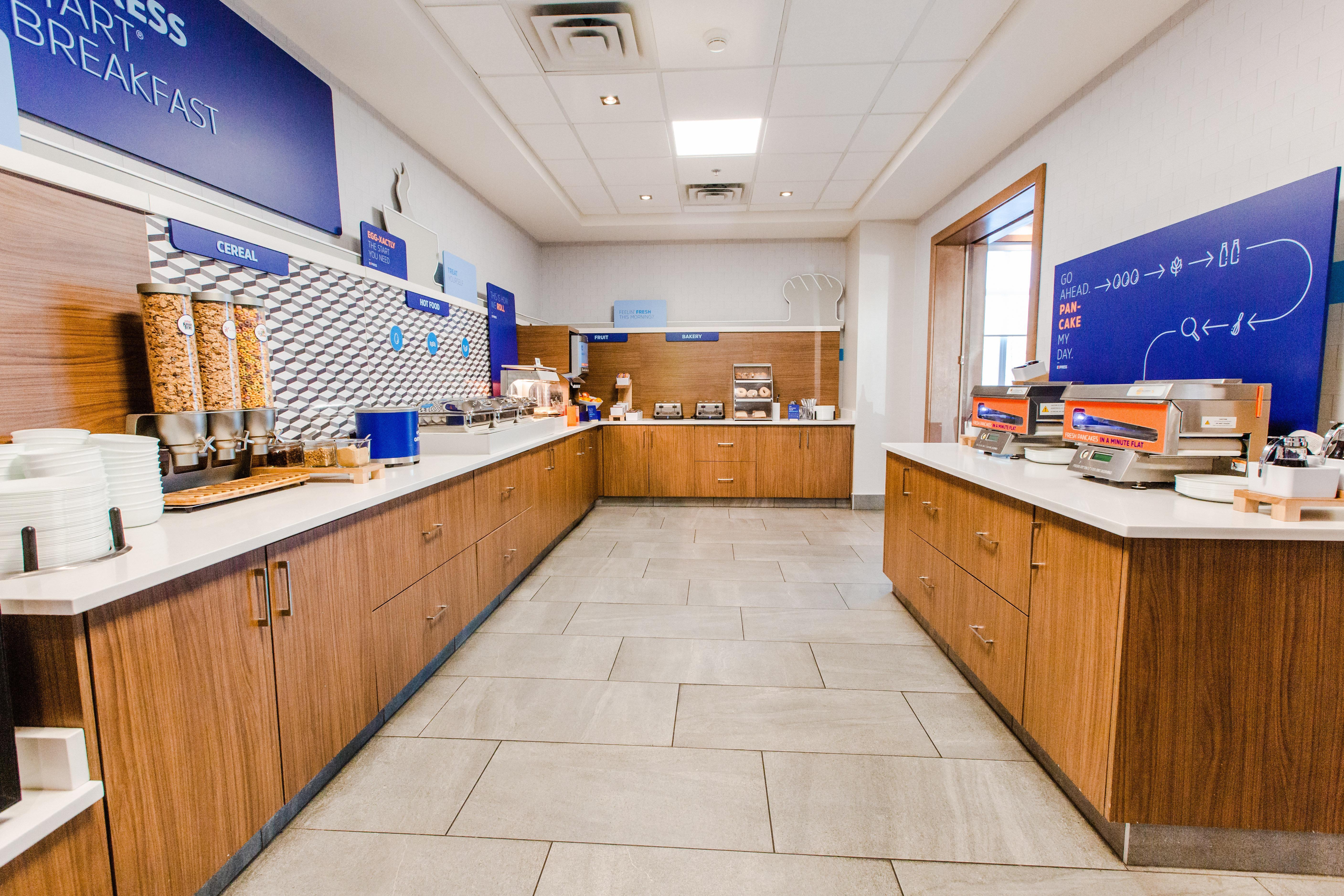 Holiday Inn Express & Suites - West Edmonton-Mall Area By Ihg Hotel 3*