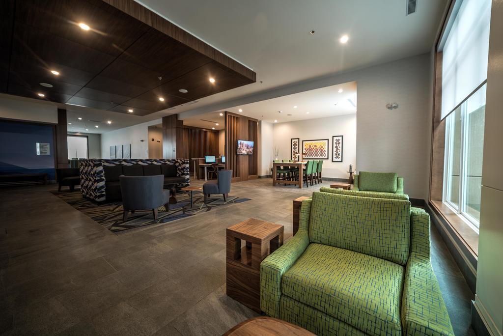 Holiday Inn Express & Suites - West Edmonton-Mall Area By Ihg 3* Edmonton