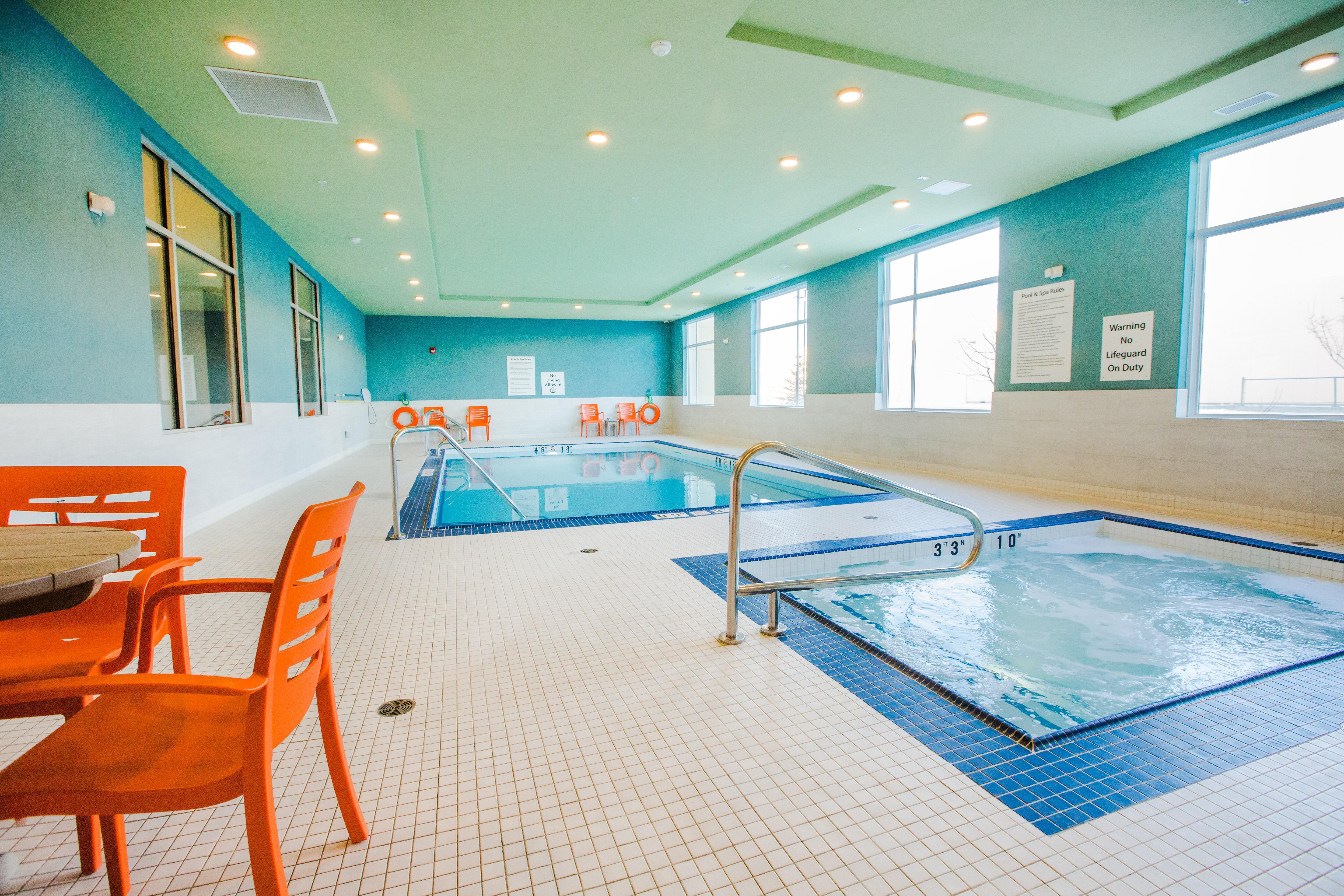 Hotel Holiday Inn Express & Suites - West Edmonton-Mall Area By Ihg 3*