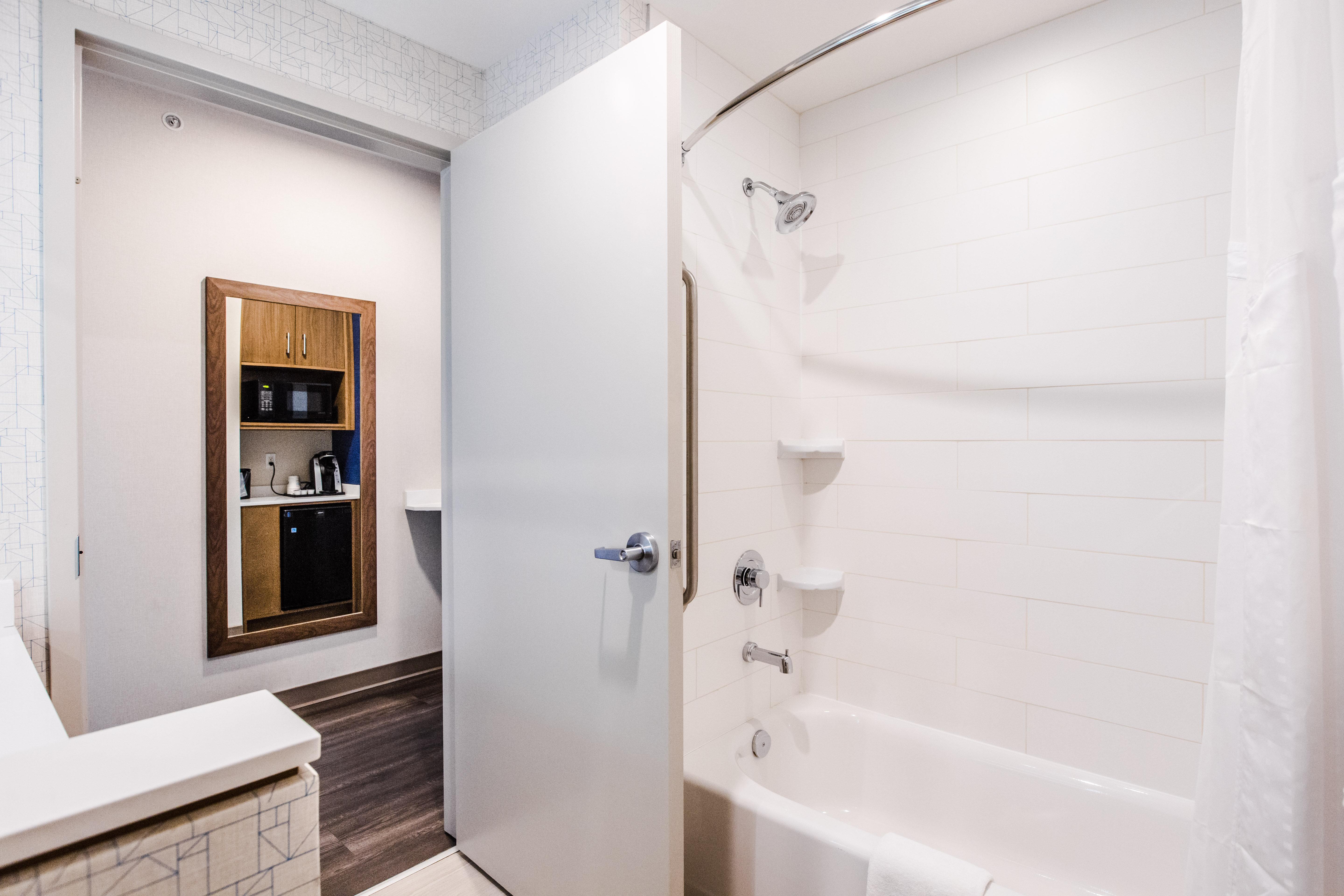 Holiday Inn Express & Suites - West Edmonton-Mall Area By Ihg 3*