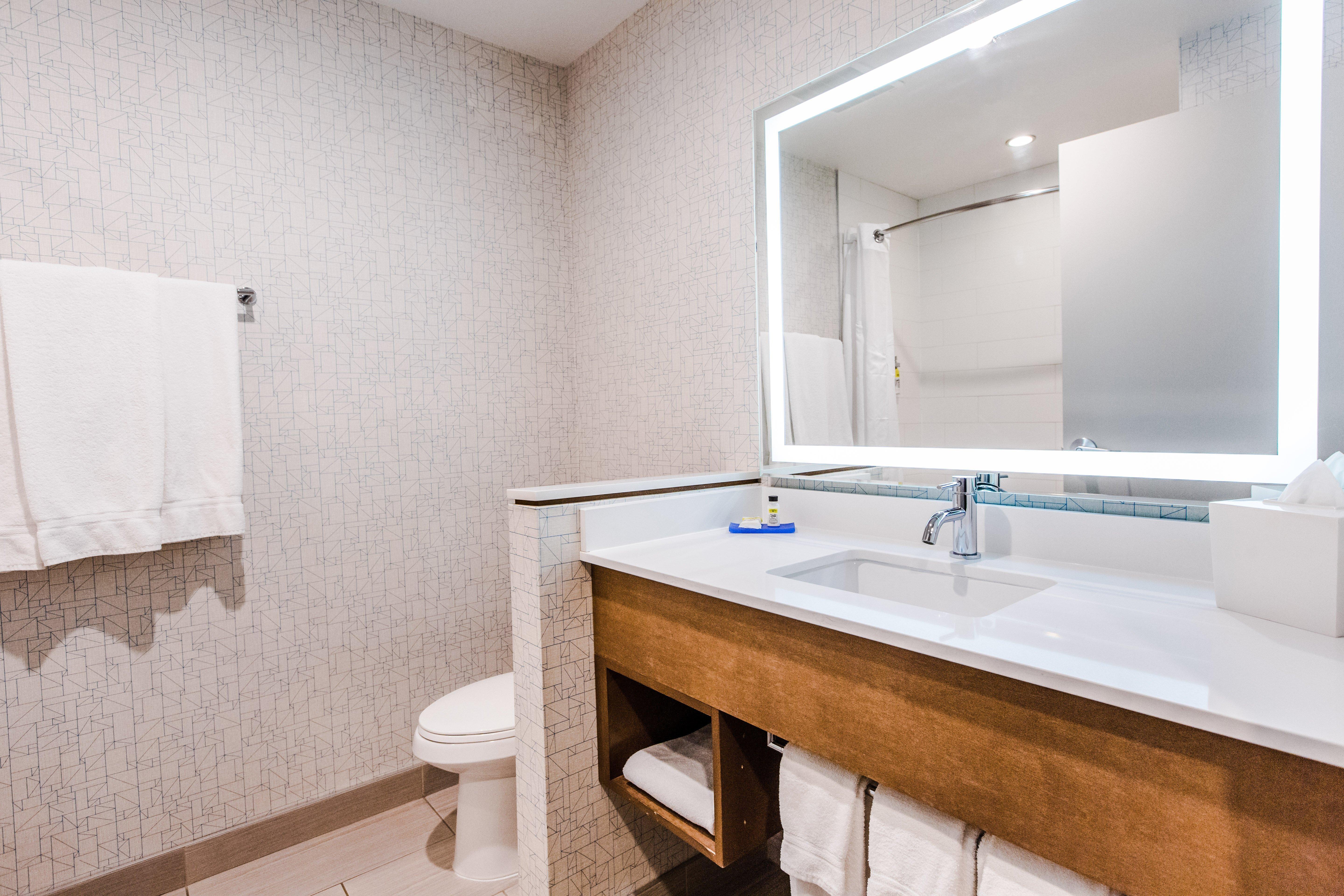 Hotel Holiday Inn Express & Suites - West Edmonton-Mall Area By Ihg 3*
