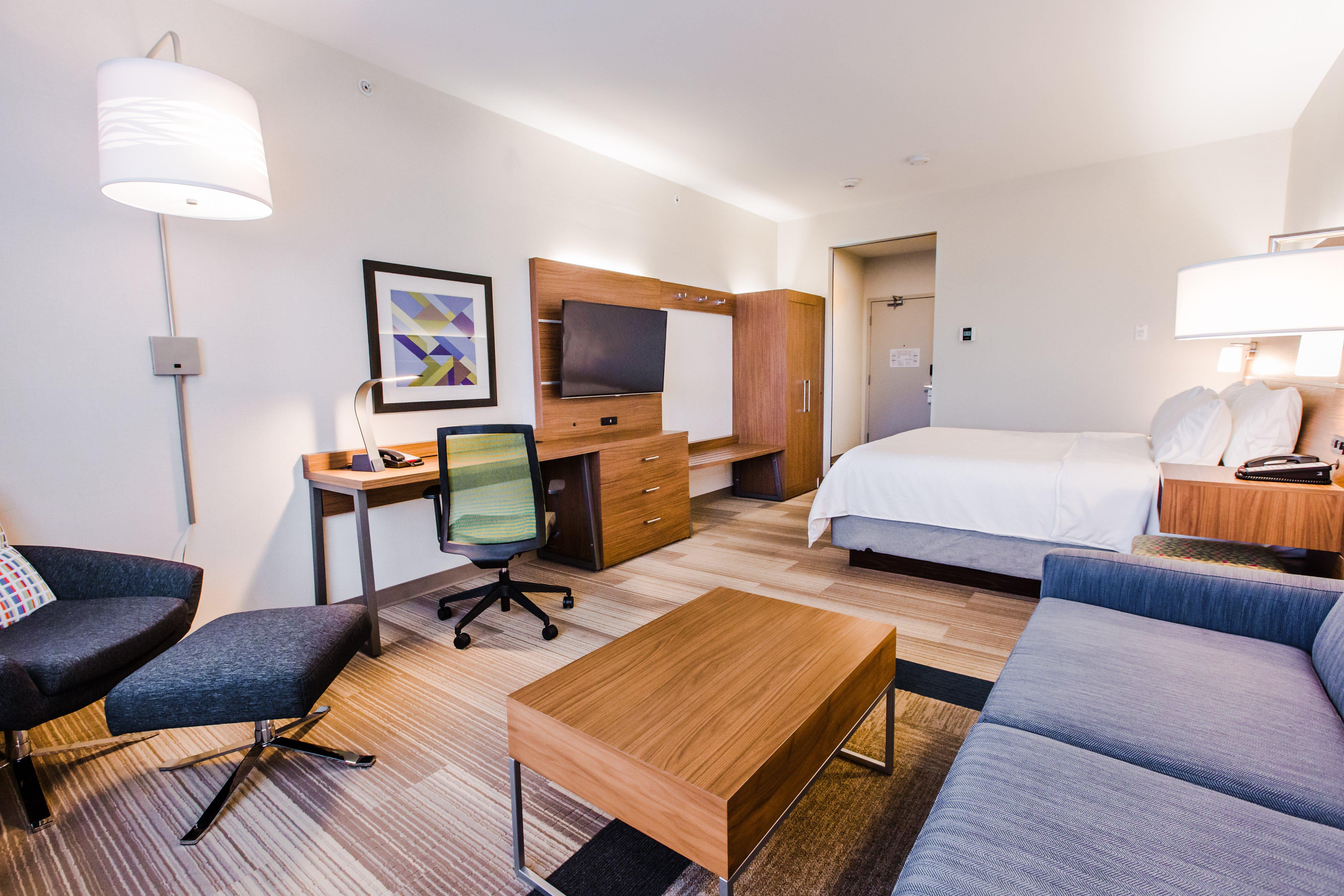 Holiday Inn Express & Suites - West Edmonton-Mall Area By Ihg 3*
