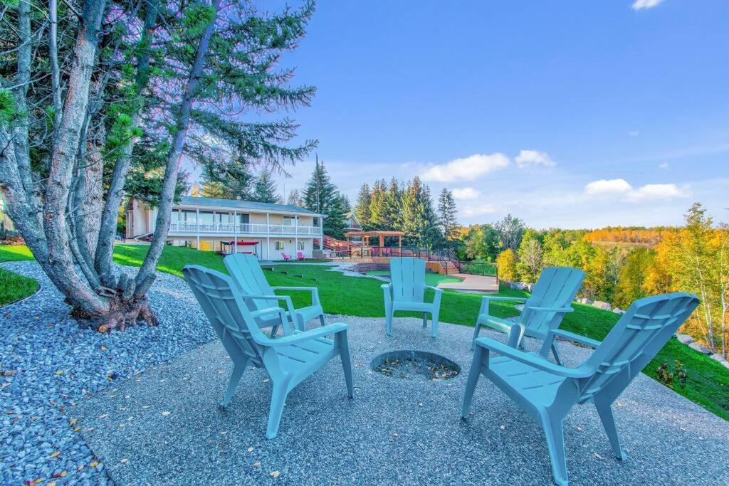 Stunning River View Home, King Bed, Golf, Firepit