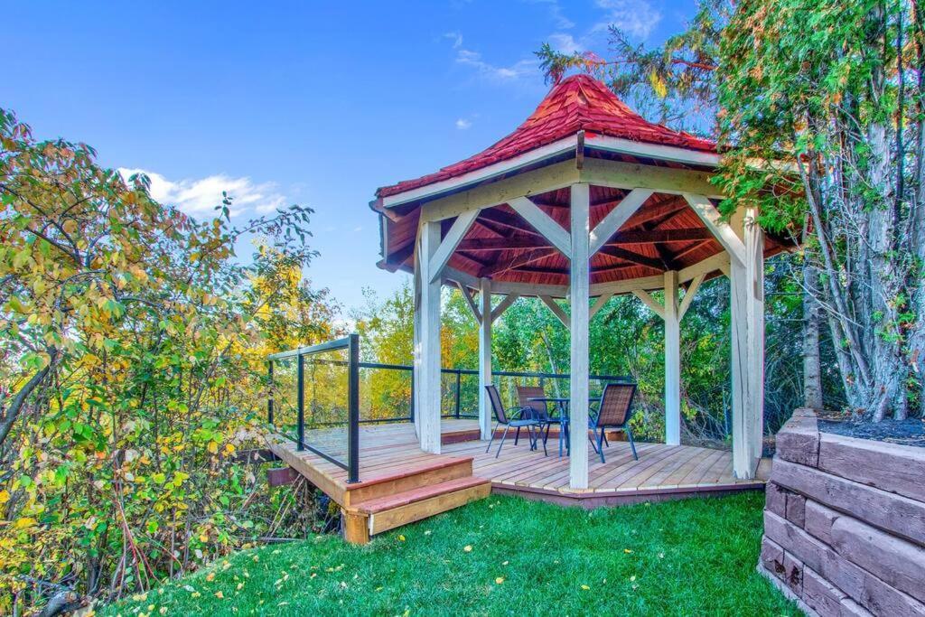 Apartment Stunning River View Home, King Bed, Golf, Firepit