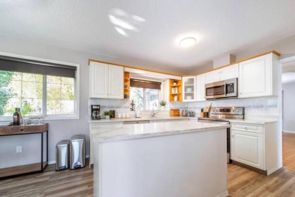 Apartment Stunning River View Home, King Bed, Golf, Firepit