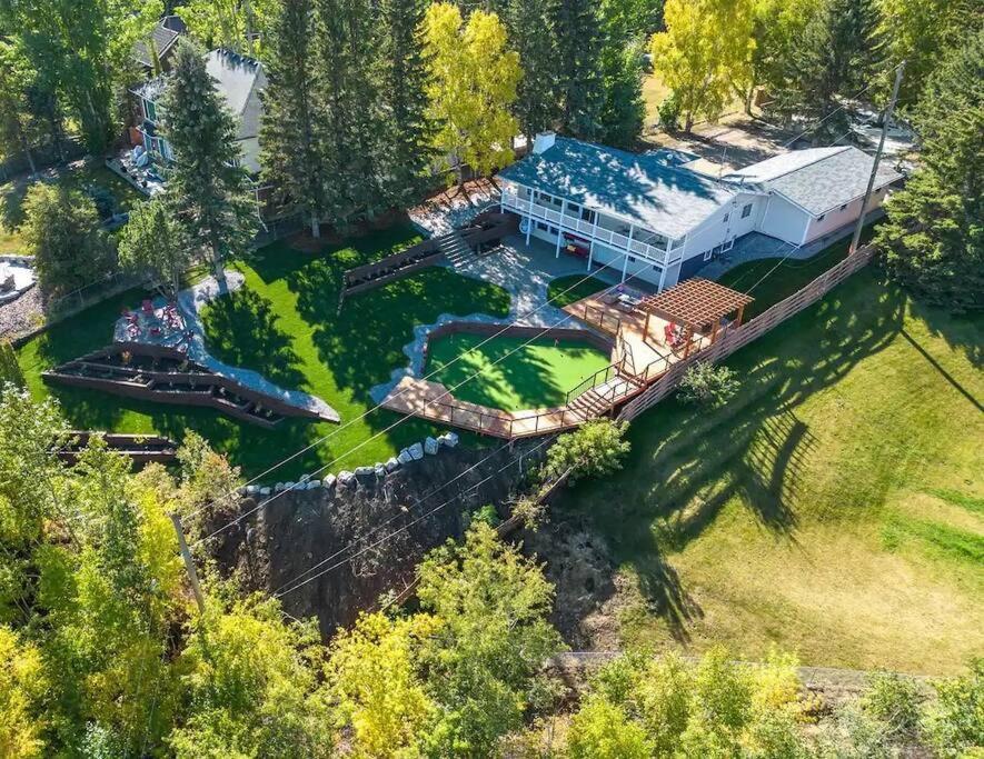 Apartment Stunning River View Home, King Bed, Golf, Firepit *