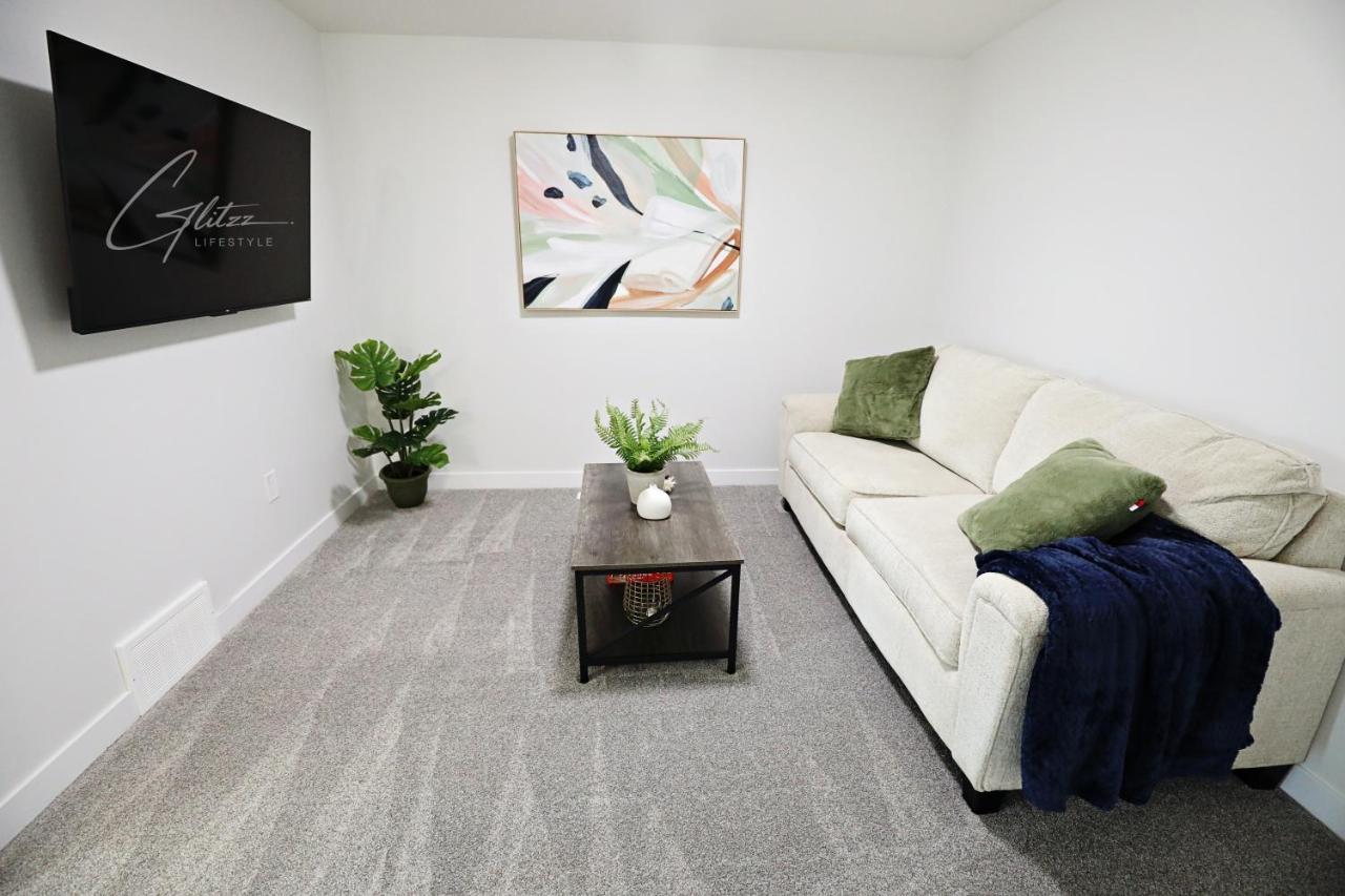 Beautiful 3 King Beds,garage,airport,disney+ *