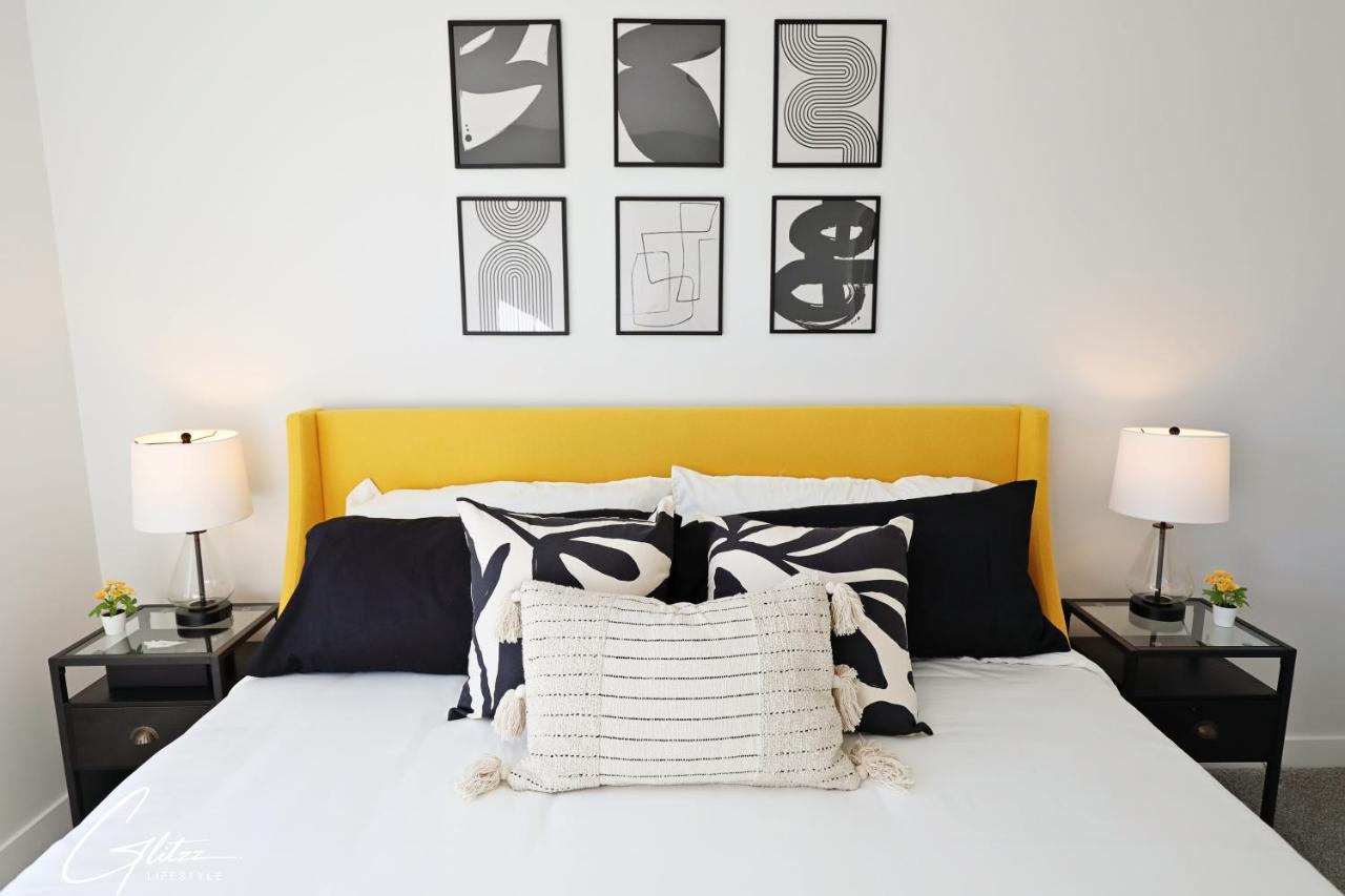 Holiday home Beautiful 3 King Beds,garage,airport,disney+ *