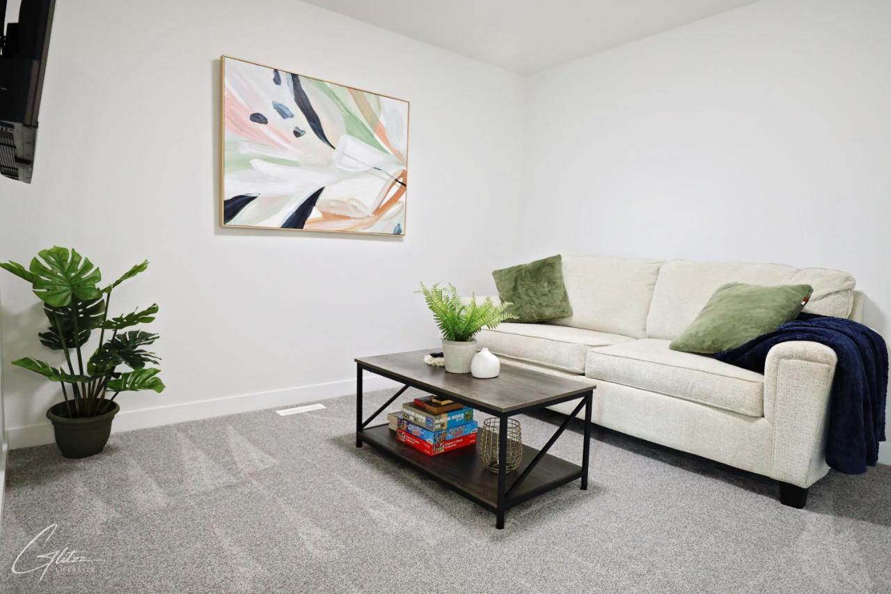 Beautiful 3 King Beds,garage,airport,disney+