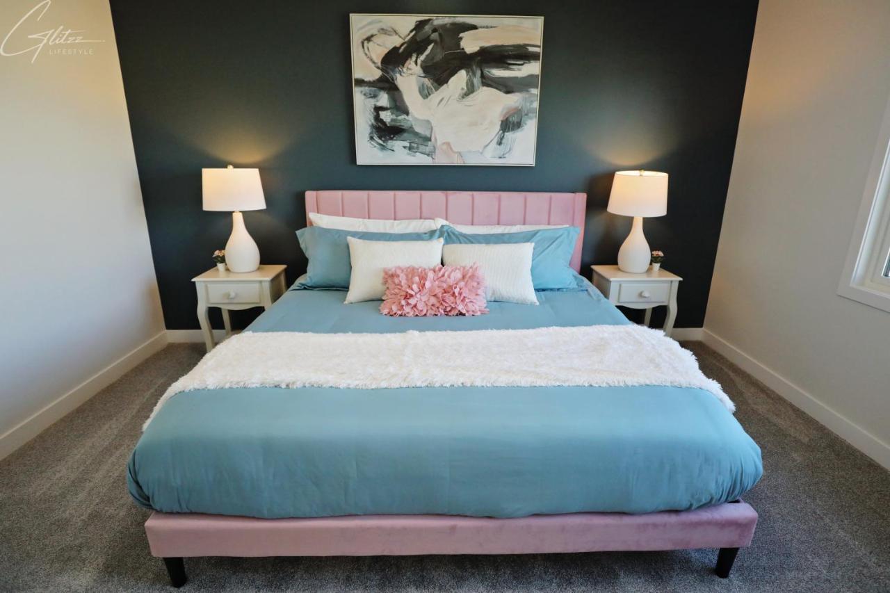 Beautiful 3 King Beds,garage,airport,disney+ *
