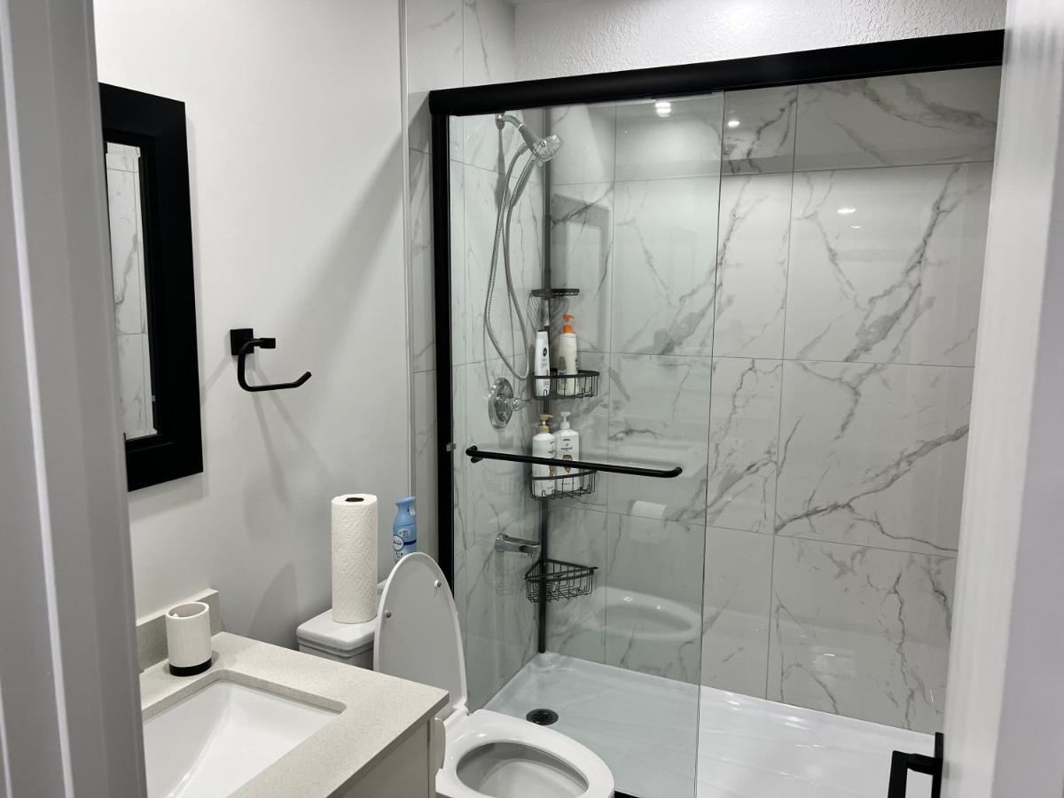 Vinash Luxury Apartment Edmonton