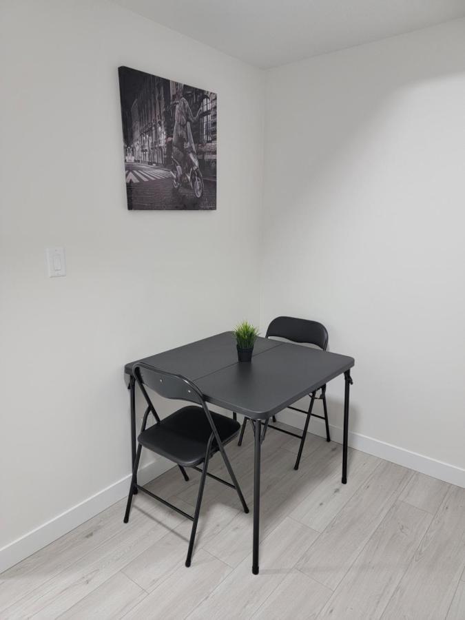 New Built House, In Style Guest Suite, 2bedroom, 2bed, 2bath