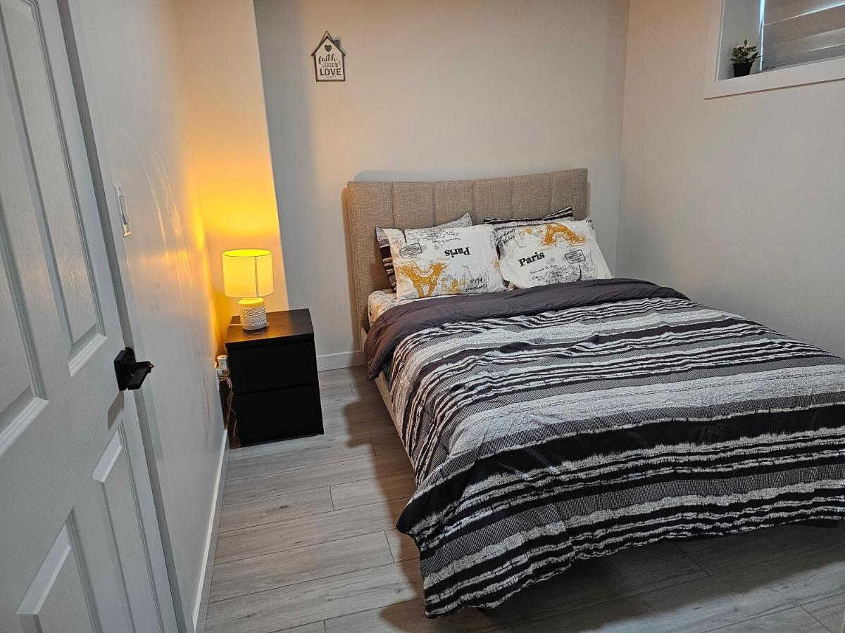 Holiday home New Built House, In Style Guest Suite, 2bedroom, 2bed, 2bath Edmonton