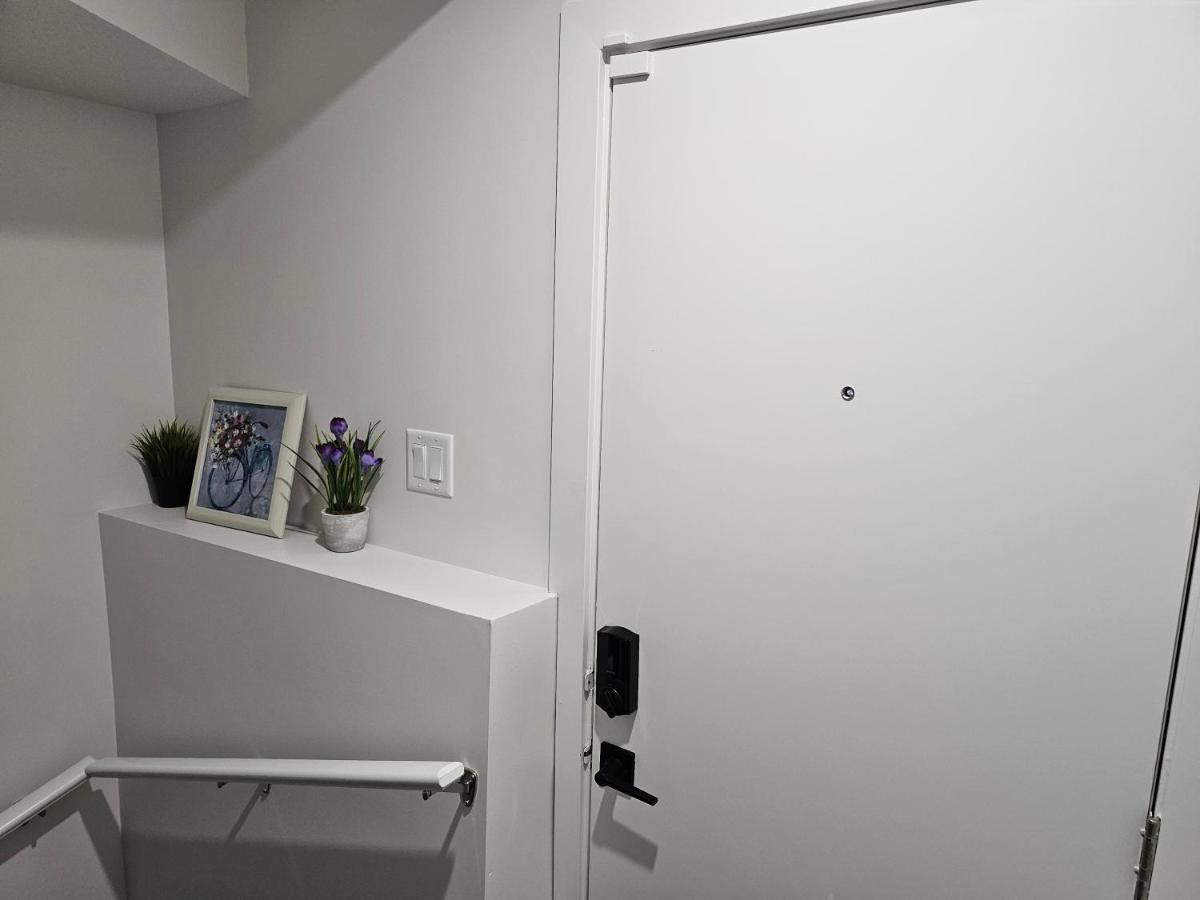 New Built House, In Style Guest Suite, 2bedroom, 2bed, 2bath *