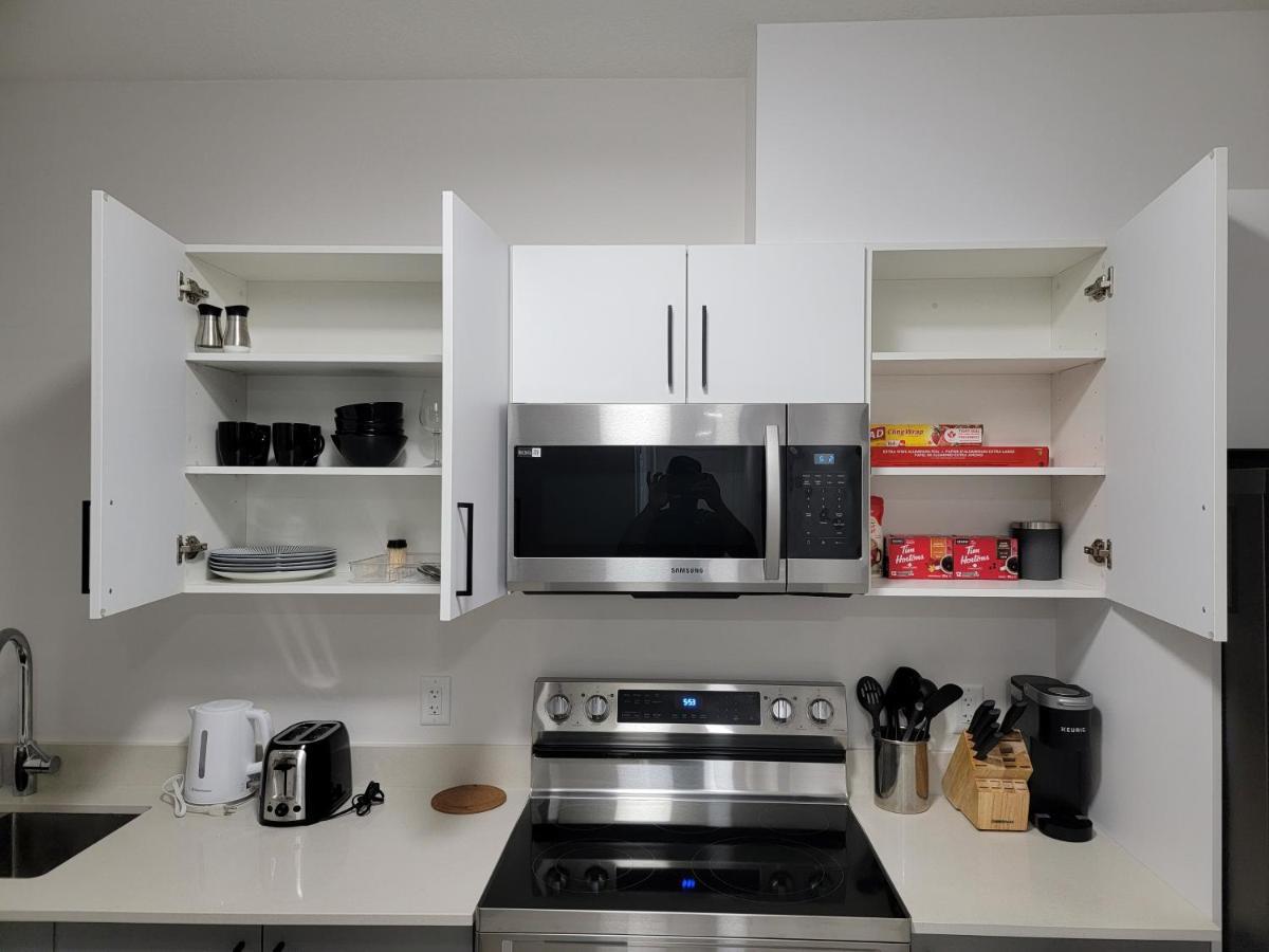 New Built House, In Style Guest Suite, 2bedroom, 2bed, 2bath Edmonton