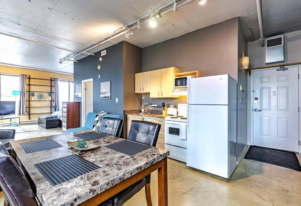 Industrial-style Cityscape 1 Bedroom Loft Apartment Edmonton