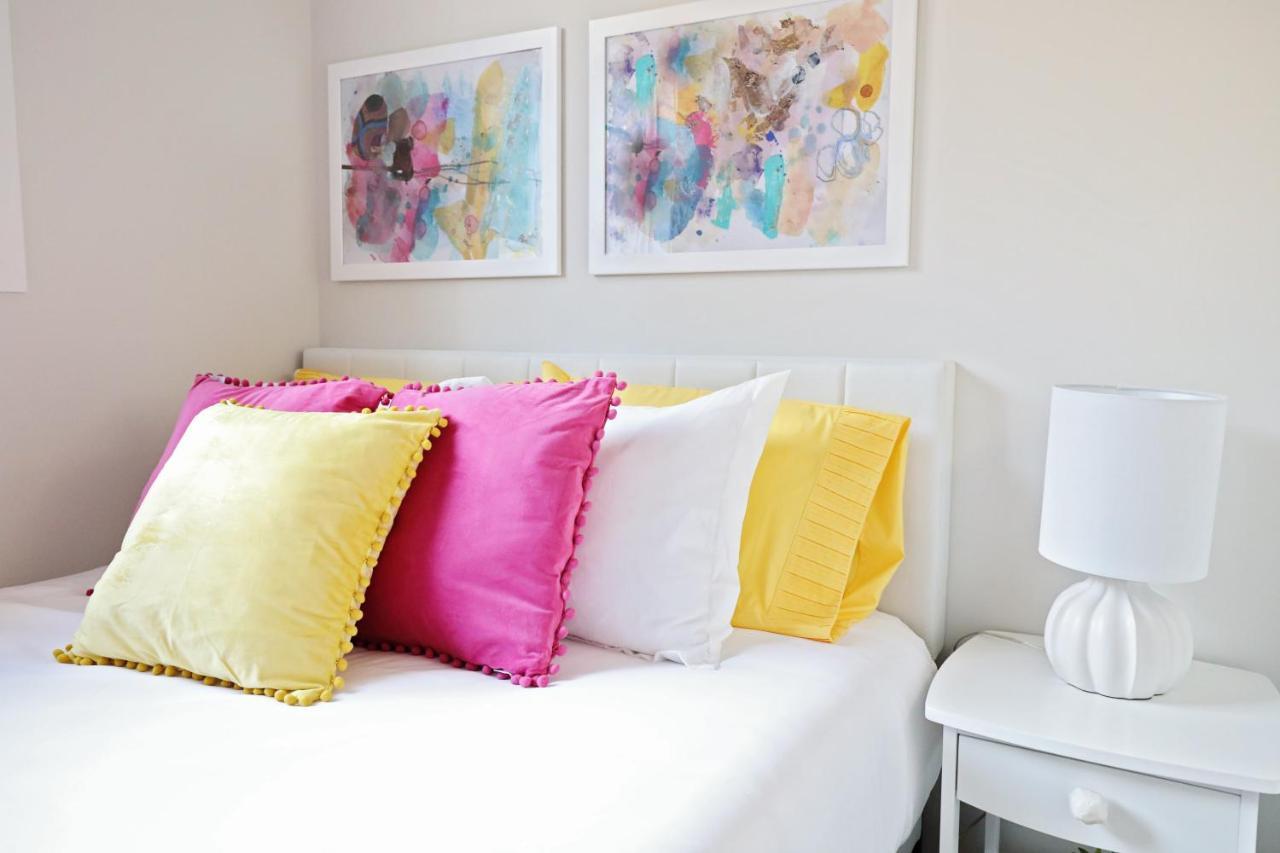 Downtown 3 Queen Beds,double Garage,disney+ * Edmonton