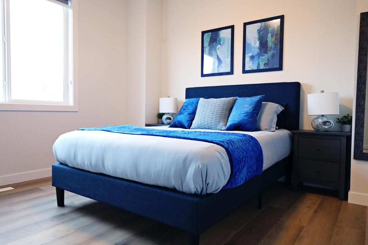 Downtown 3 Queen Beds,double Garage,disney+ Holiday home Edmonton