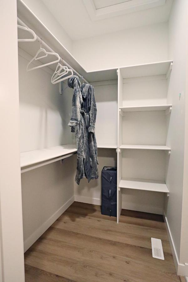 Downtown 3 Queen Beds,double Garage,disney+ *