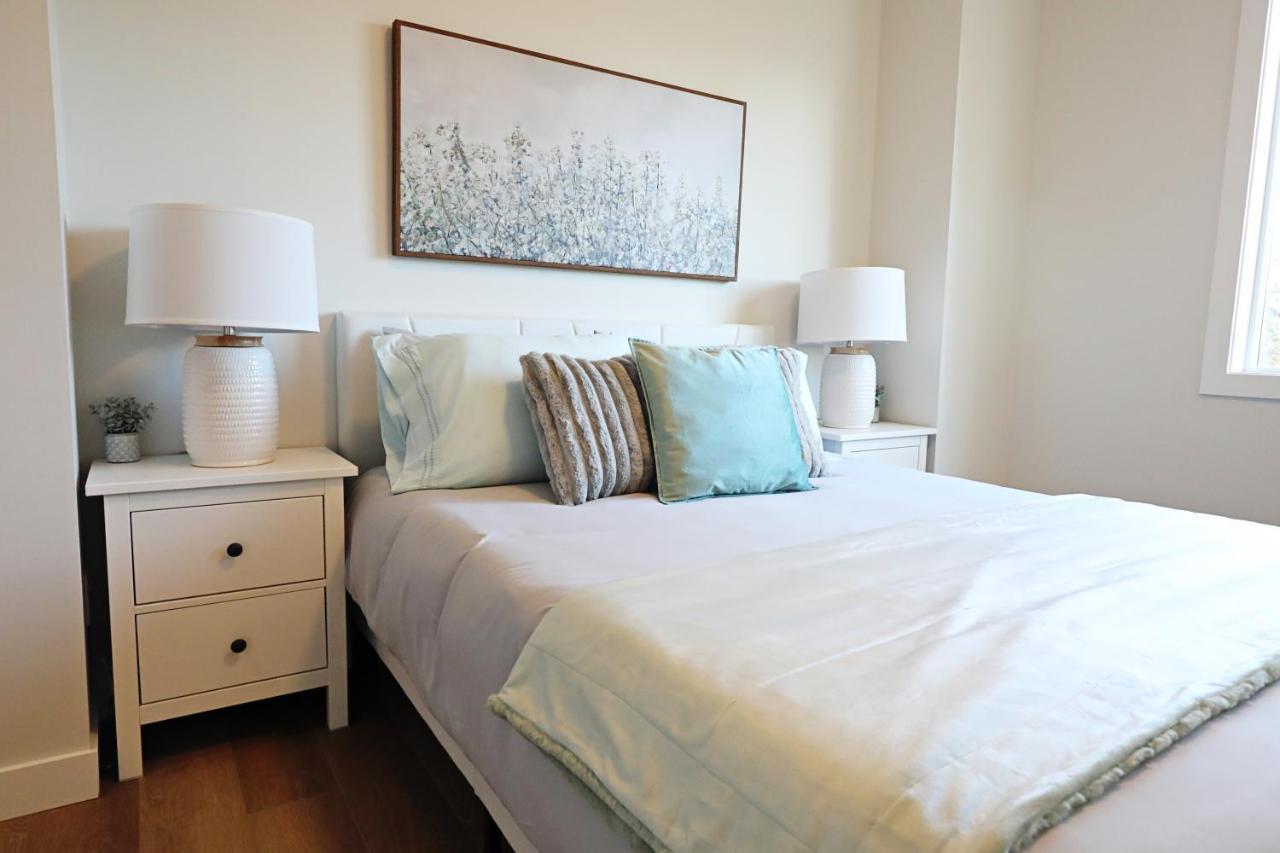 Holiday home 3 Queen Beds,double Garage,disney+ Edmonton