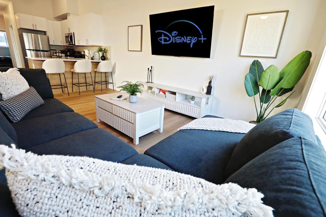 3 Queen Beds,double Garage,disney+ * Edmonton