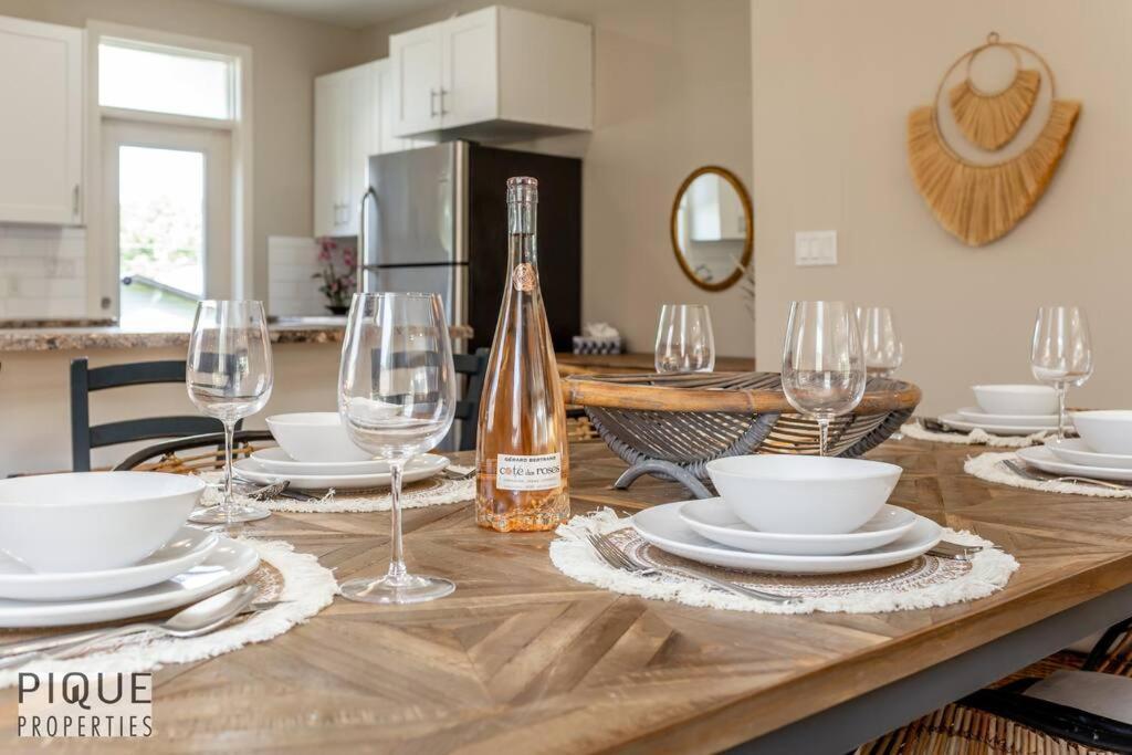 Boho Vibes - Patio & Bbq - King Bed - Garage Parking Edmonton