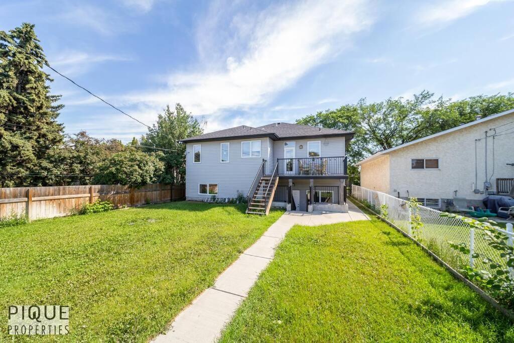 Boho Vibes - Patio & Bbq - King Bed - Garage Parking * Edmonton