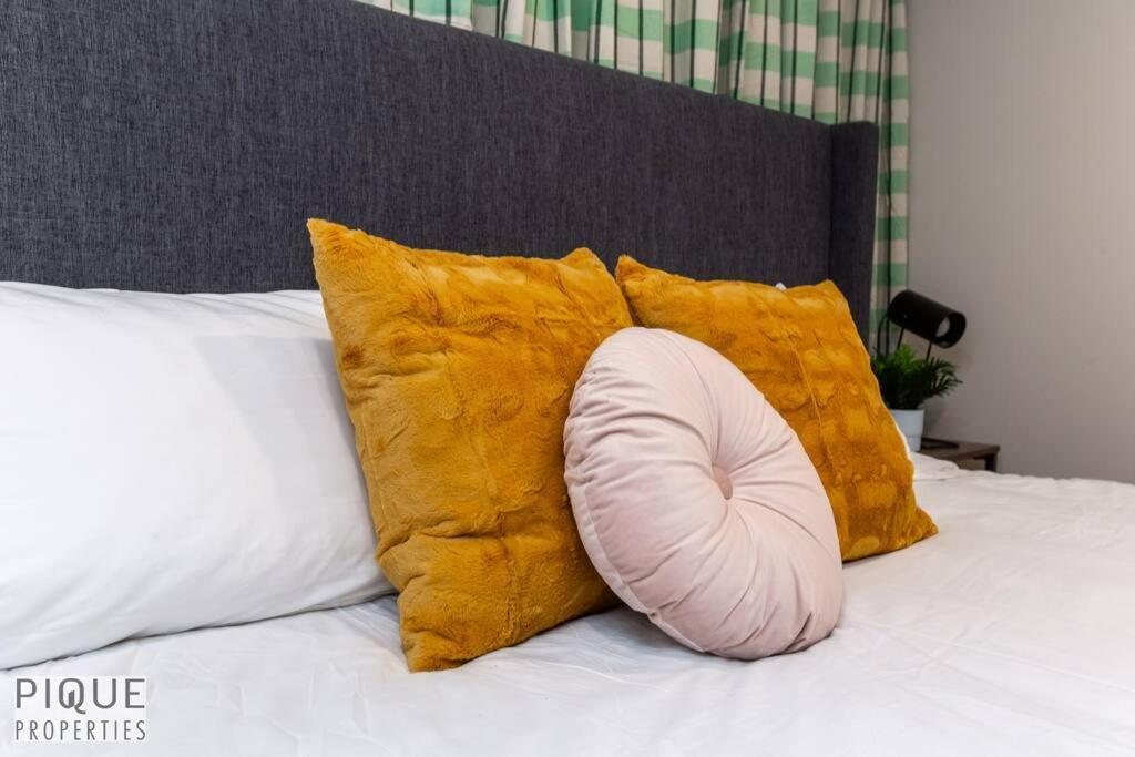 Apartment Modern Urban Escape -king Bed -pet Friendly - Free Parking & Netflix - Fast Wi-fi