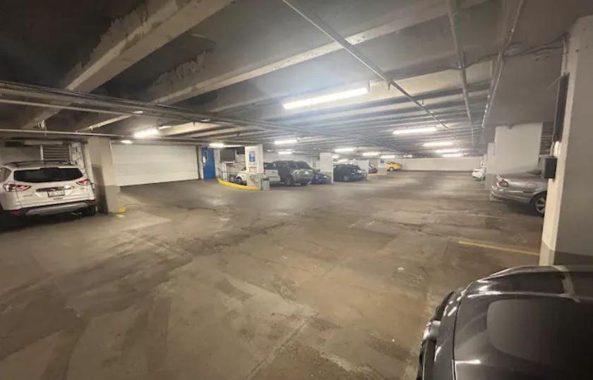 2 Full Beds, Free Parking Underground Heated, Rogers Place, 1 Bedroom Downtown Apartment