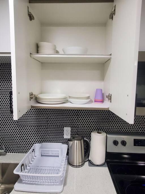 Family-friendly, Netflix, Cozy Comfy 2 Bed Basement Suite,sleeps 5 Apartment Edmonton
