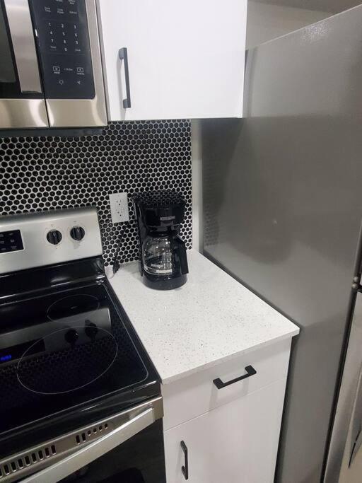 Family-friendly, Netflix, Cozy Comfy 2 Bed Basement Suite,sleeps 5 Edmonton