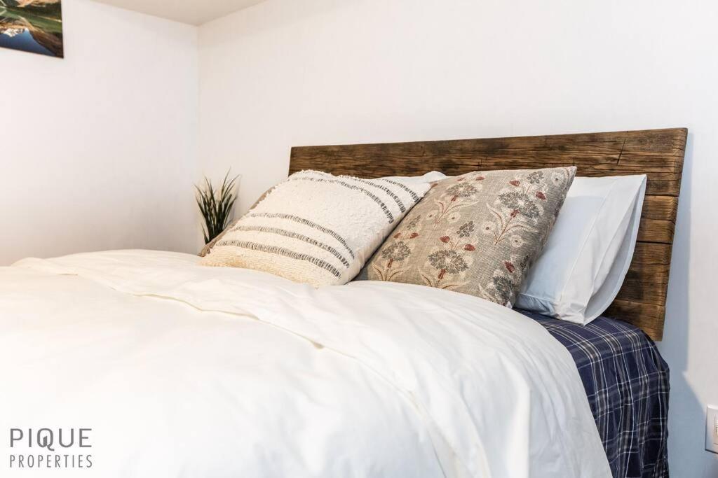Casa Leblanc - Latin Vibes - Sleep 8 - Netflix - Long Term Apartment
