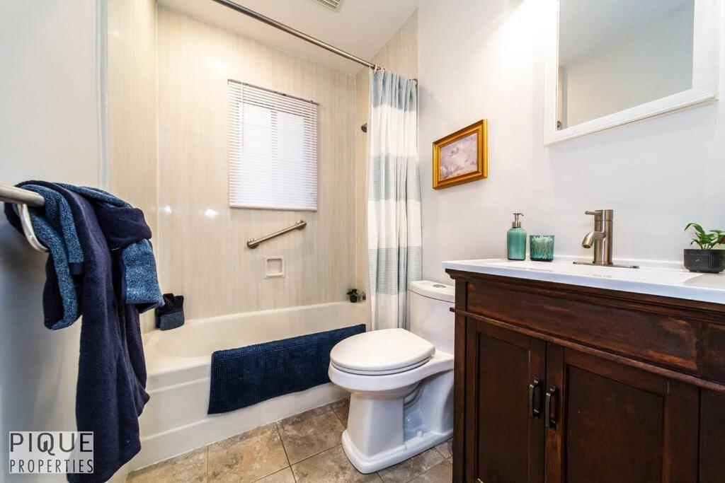 Apartment Casa Leblanc - Latin Vibes - Sleep 8 - Netflix - Long Term Edmonton