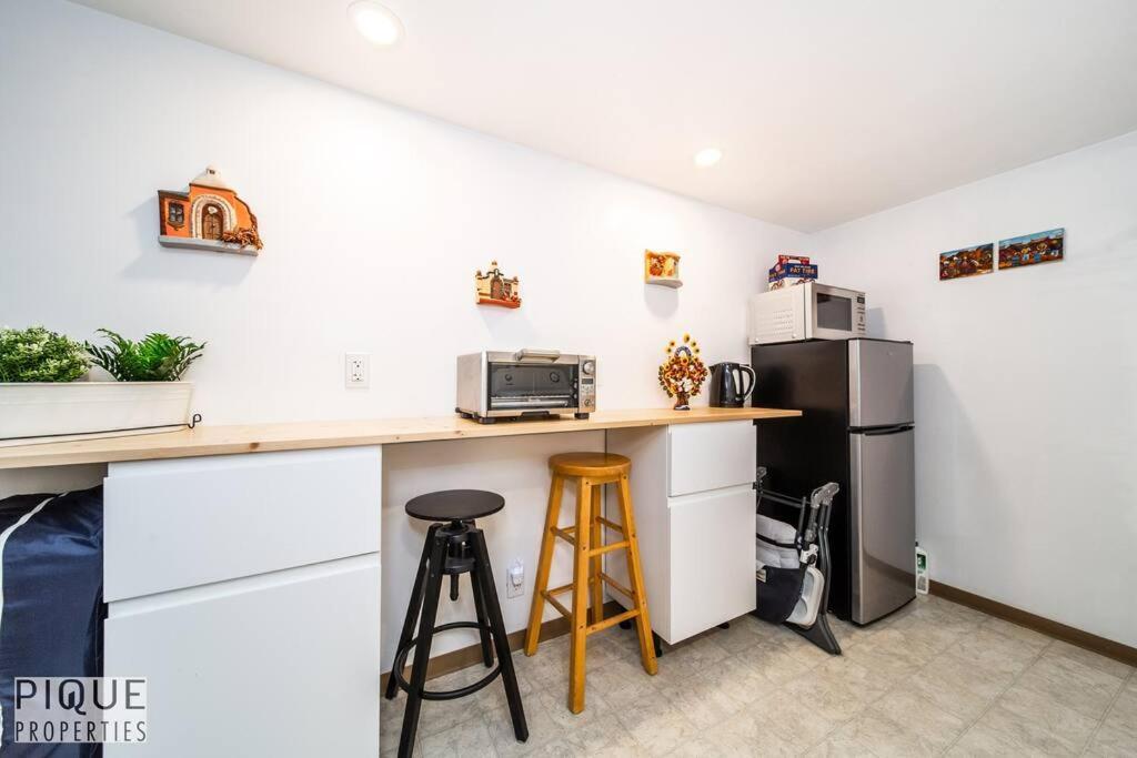 Casa Leblanc - Latin Vibes - Sleep 8 - Netflix - Long Term * Edmonton