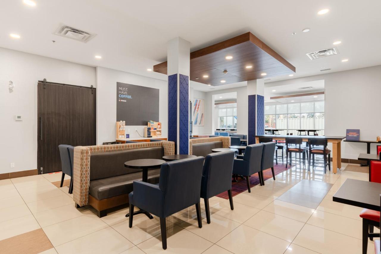 Express & Suites-edmonton South By Ihg 3* Edmonton