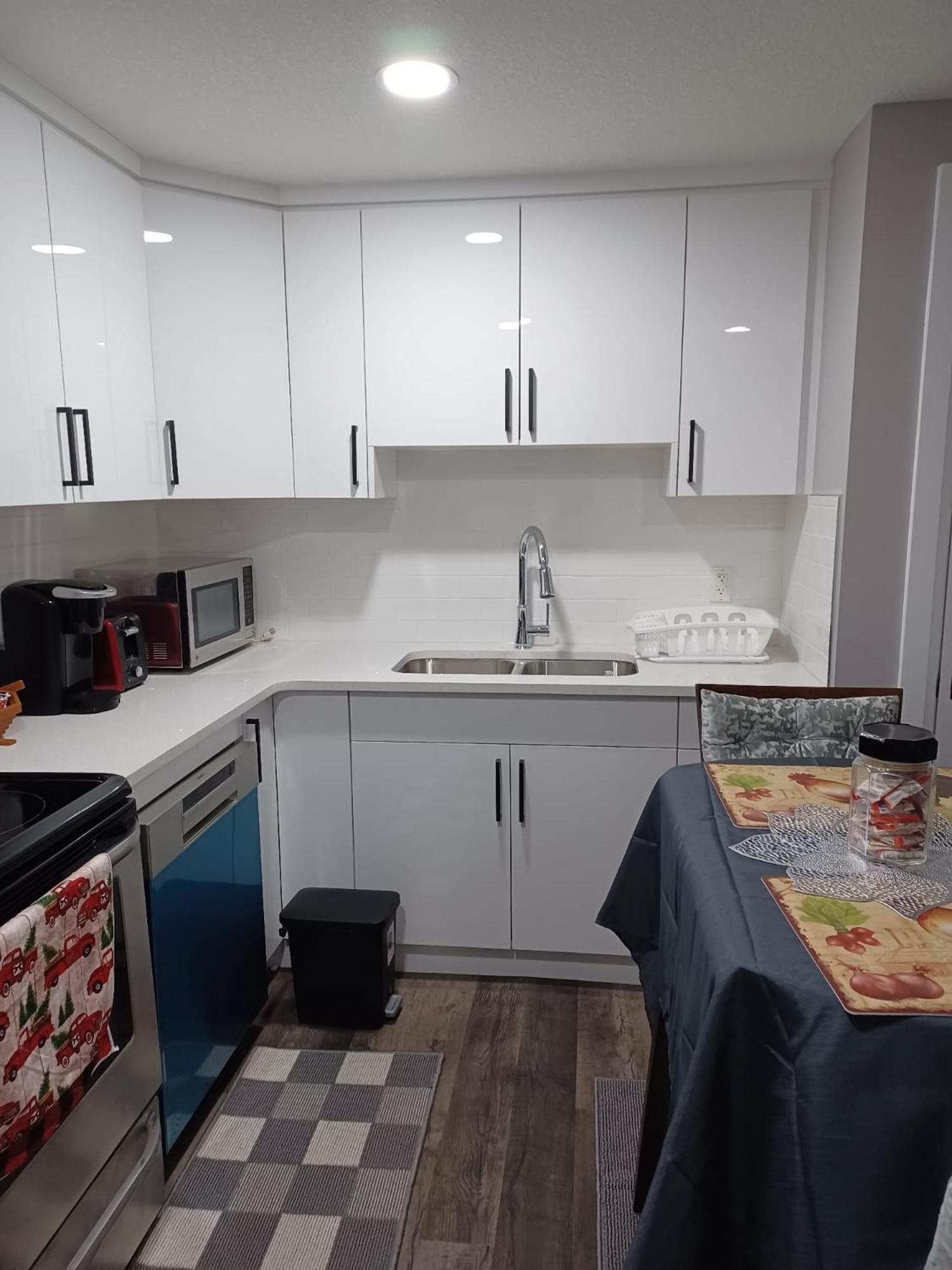Apartment Cozy Basement - Private Entrance - Free Netflix