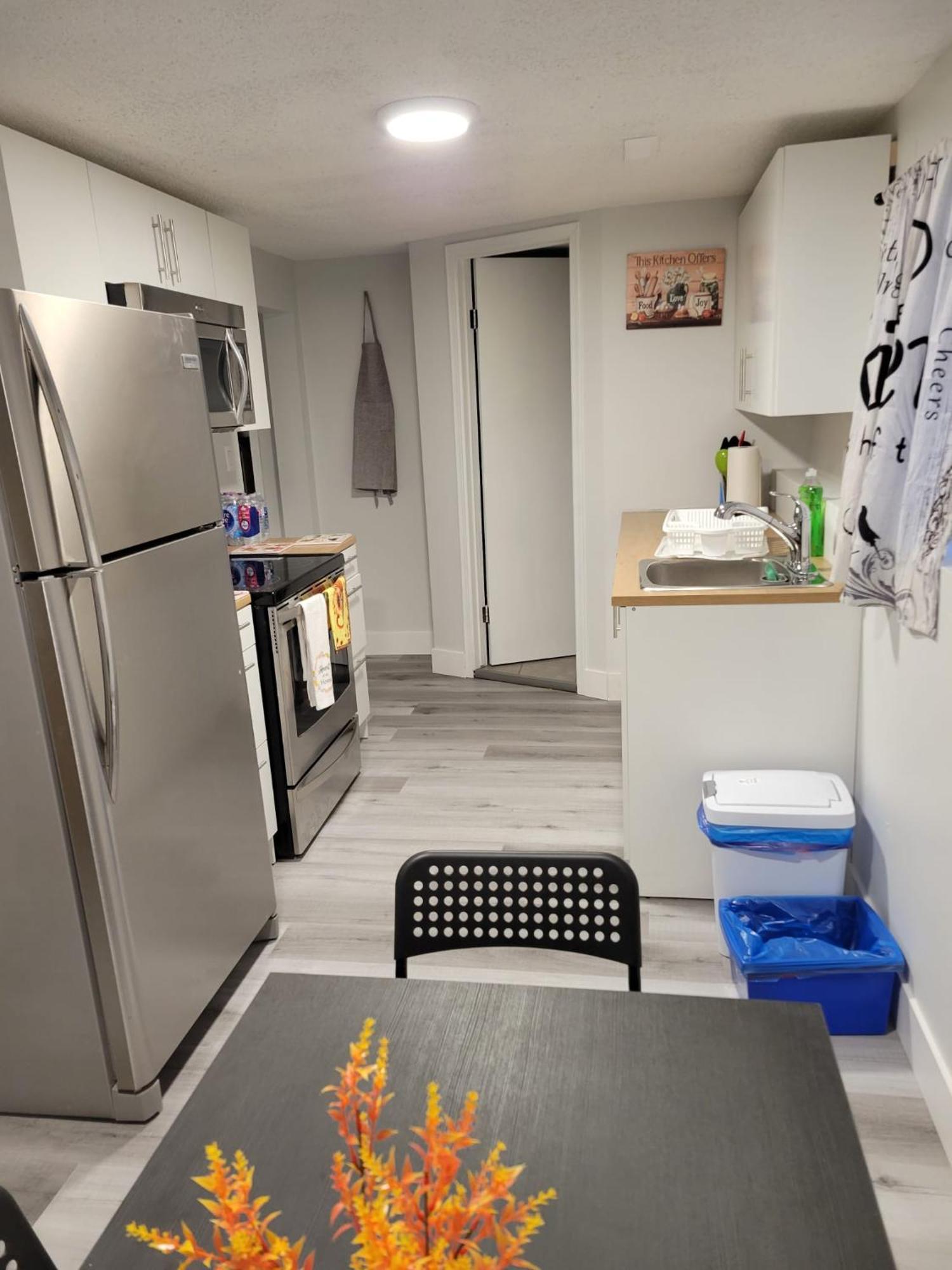 Furnished Room-5 Close To U Of A In - With Shared Spaces Edmonton