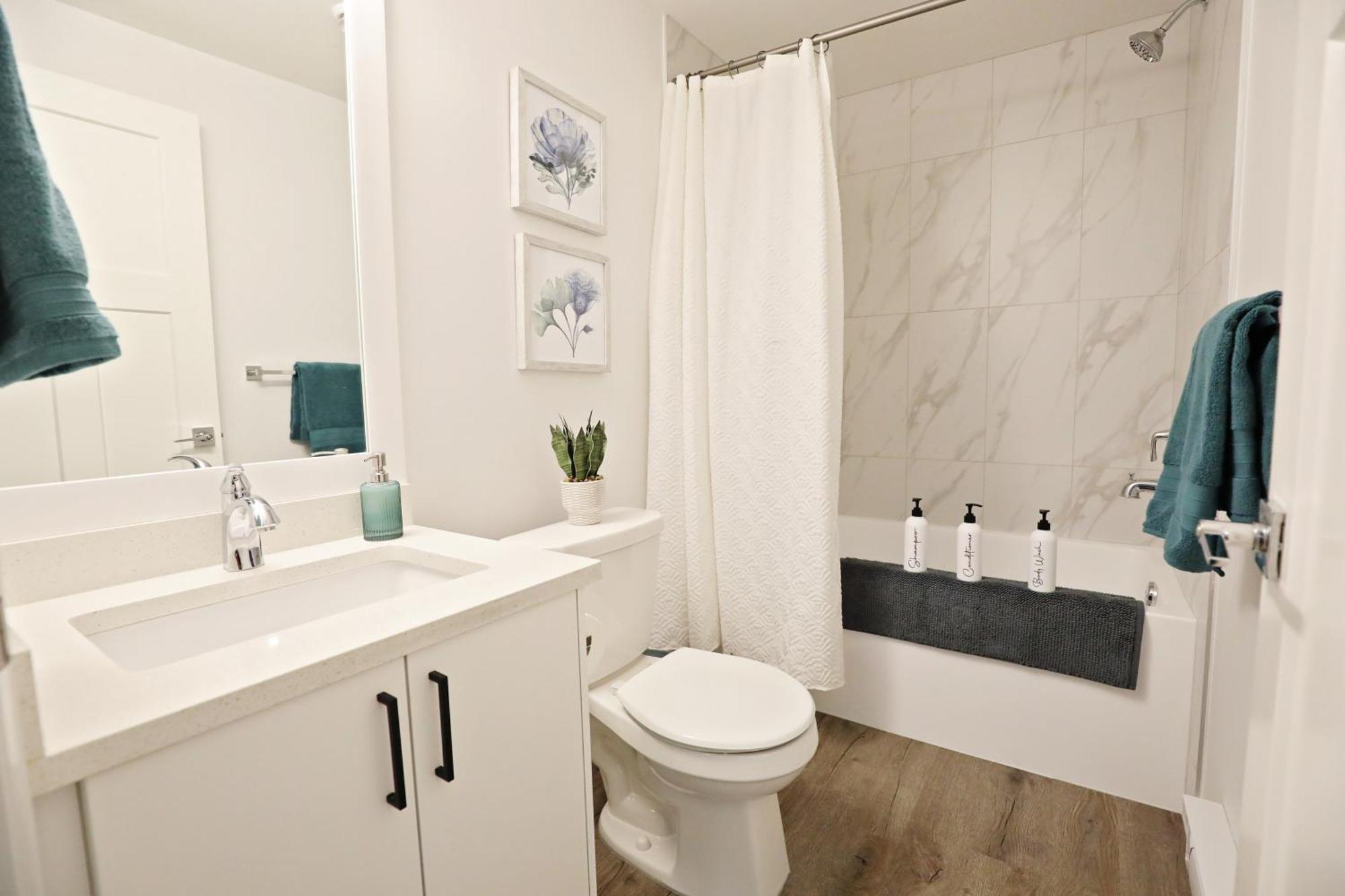 Holiday home Queen Bed,near Airport,kids Playground,disney+ *
