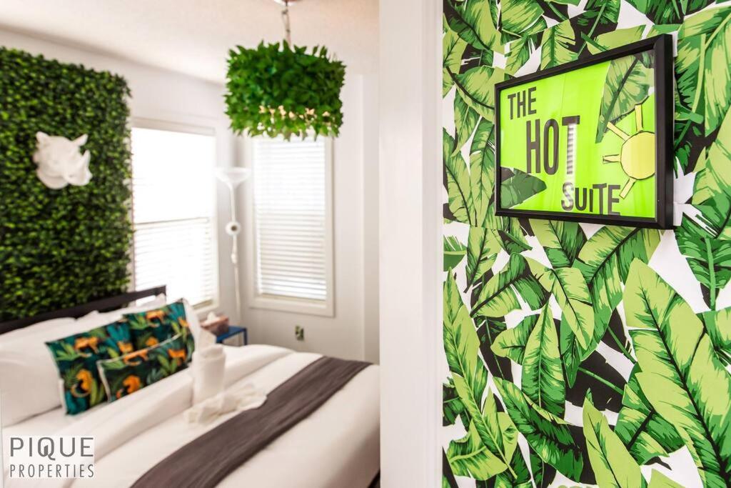 The Obsolete - King Bed - Fireplace - Pet Friendly Apartment Edmonton