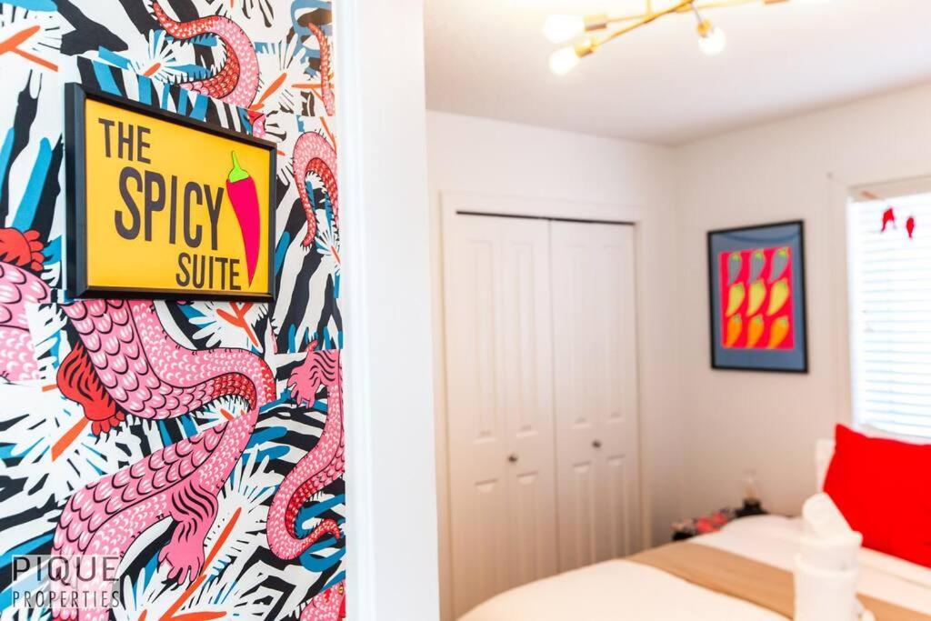 The Obsolete - King Bed - Fireplace - Pet Friendly Apartment
