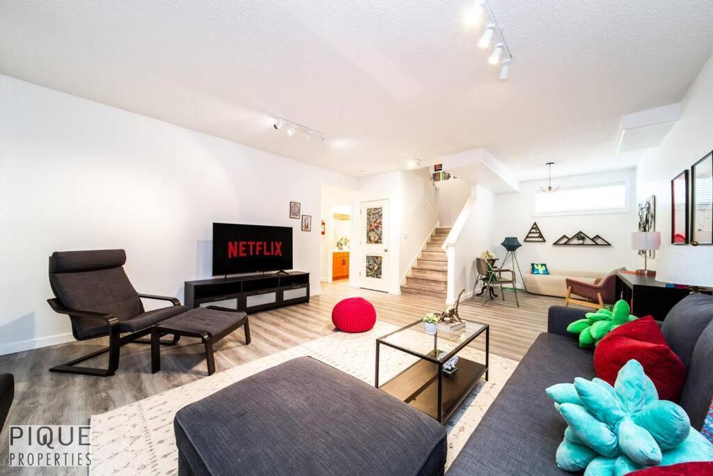 Apartment The Obsolete - King Bed - Fireplace - Pet Friendly *