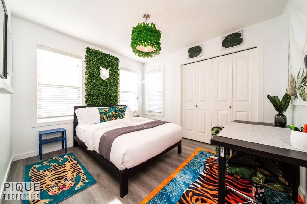 Apartment The Obsolete - King Bed - Fireplace - Pet Friendly