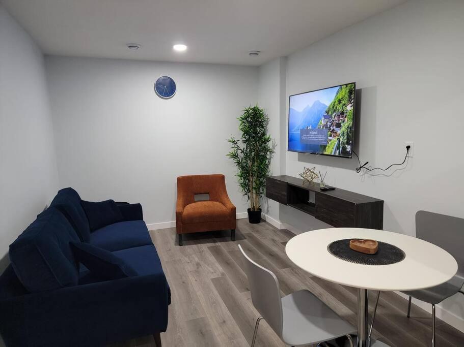 Pansy Apartment *