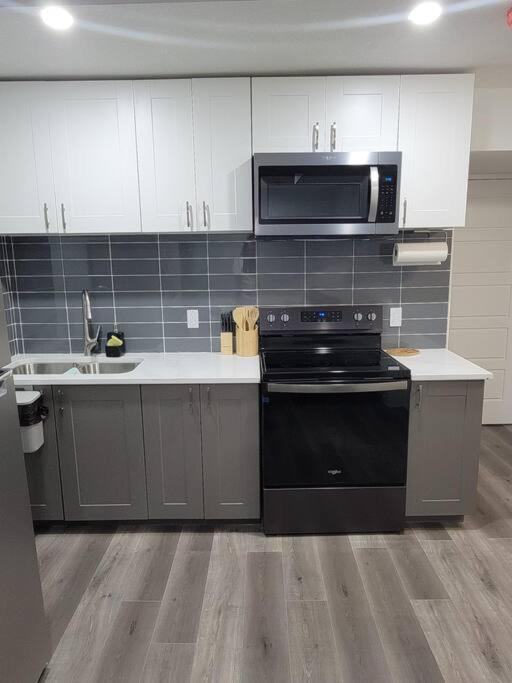 Pansy Apartment Edmonton