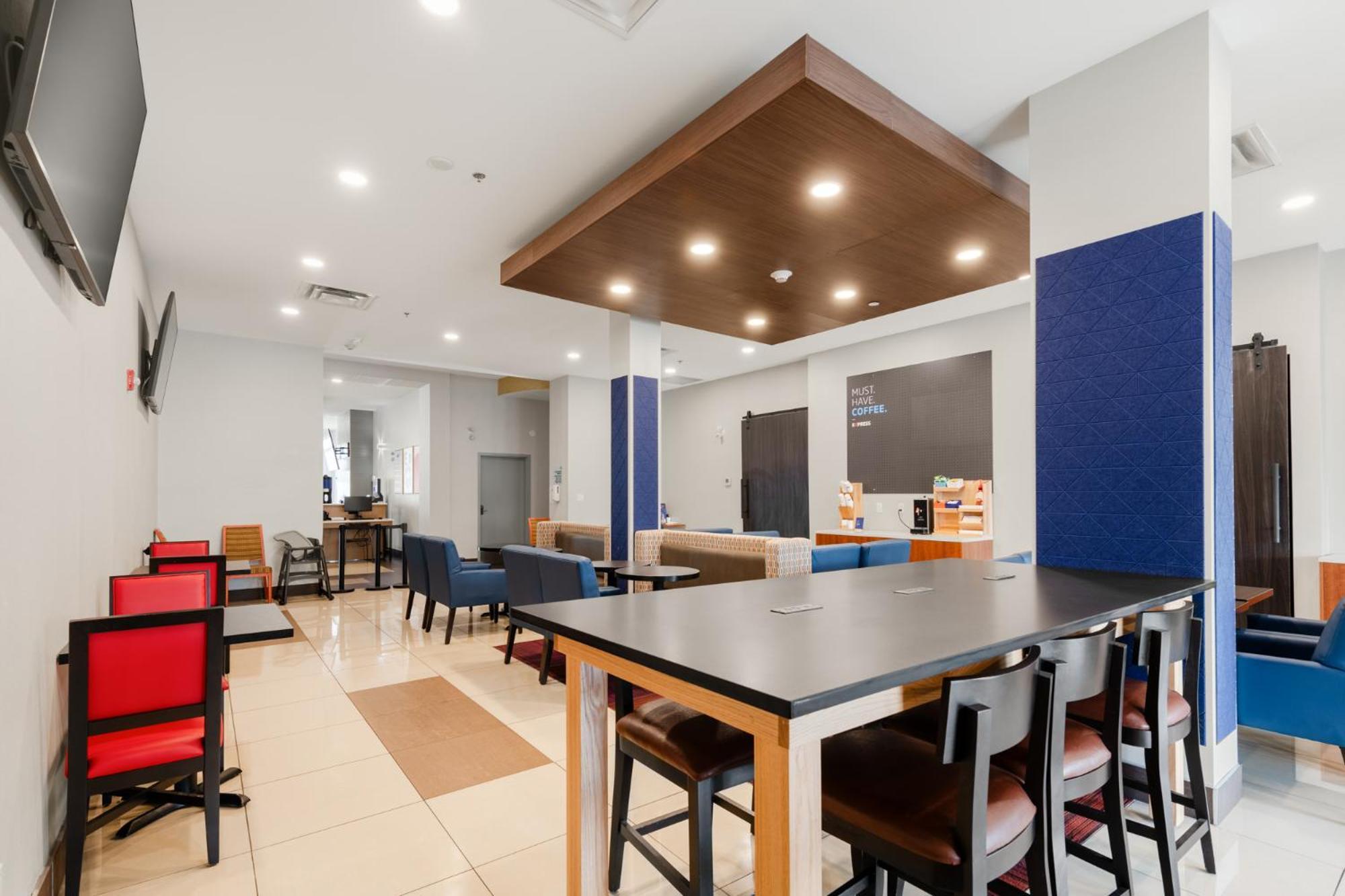 Express & Suites-edmonton South By Ihg Hotel