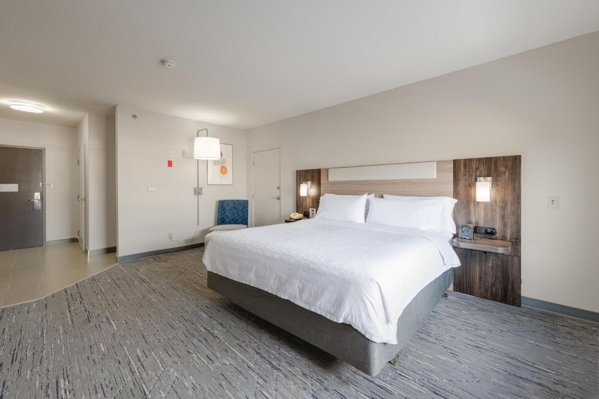 Express & Suites-edmonton South By Ihg Hotel Edmonton