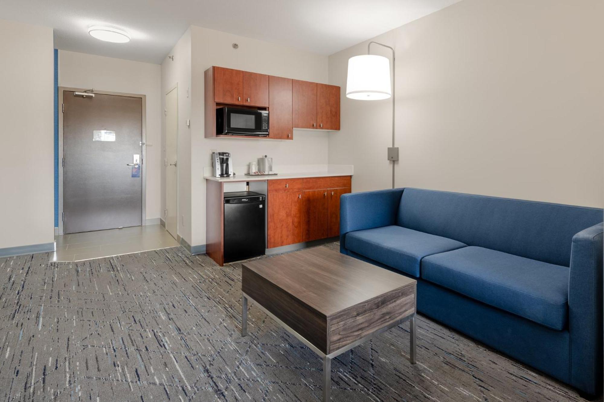 Express & Suites-edmonton South By Ihg Edmonton