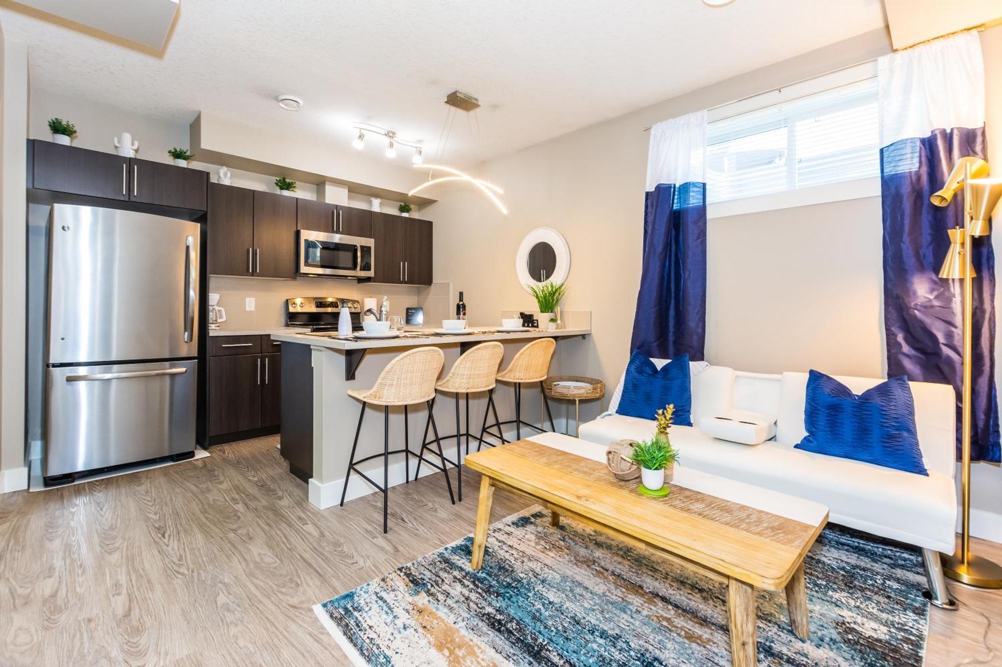 Queen Bed * Netflix * Wifi * Long Or Short * Edmonton