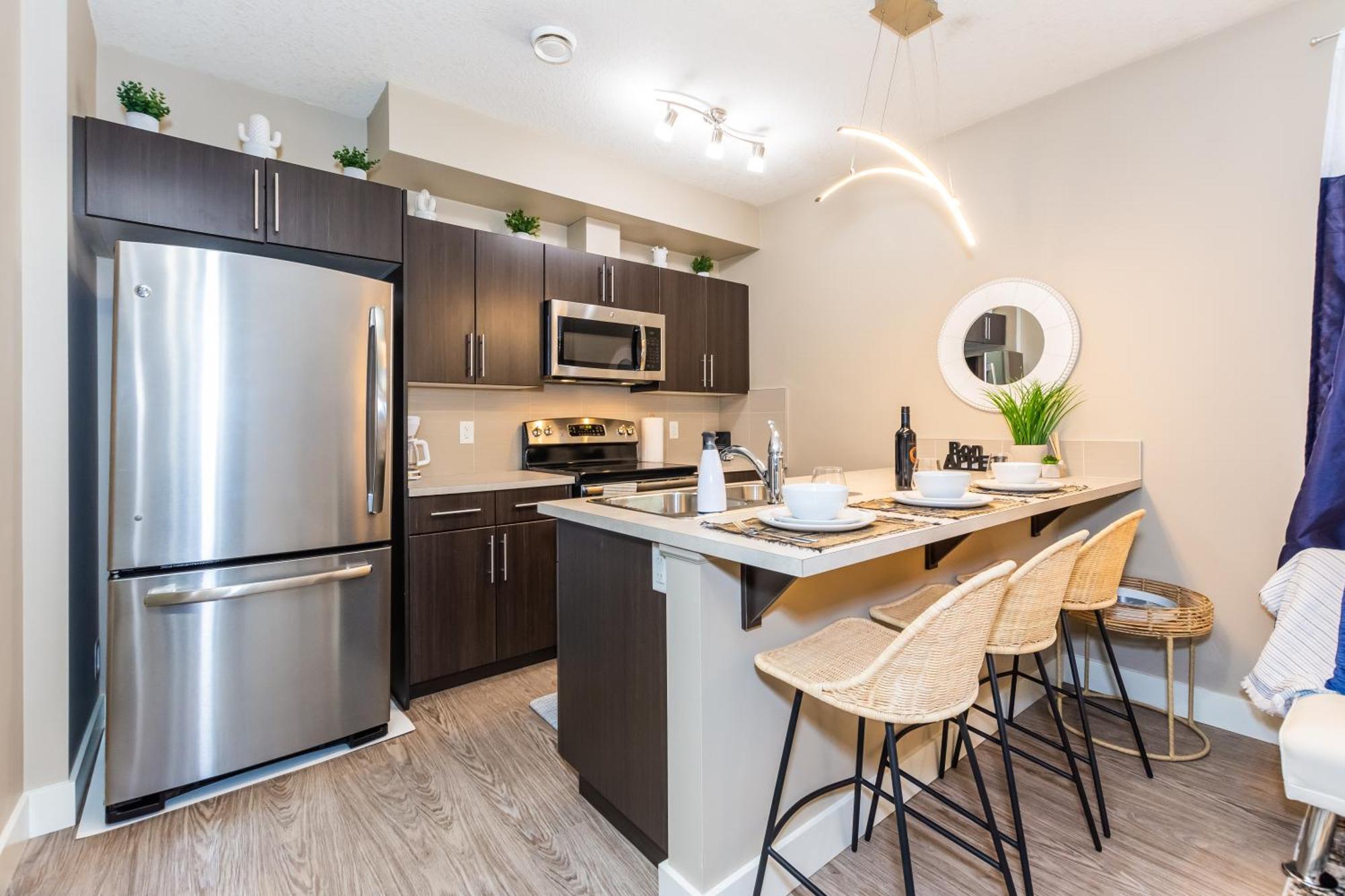 Queen Bed * Netflix * Wifi * Long Or Short Edmonton