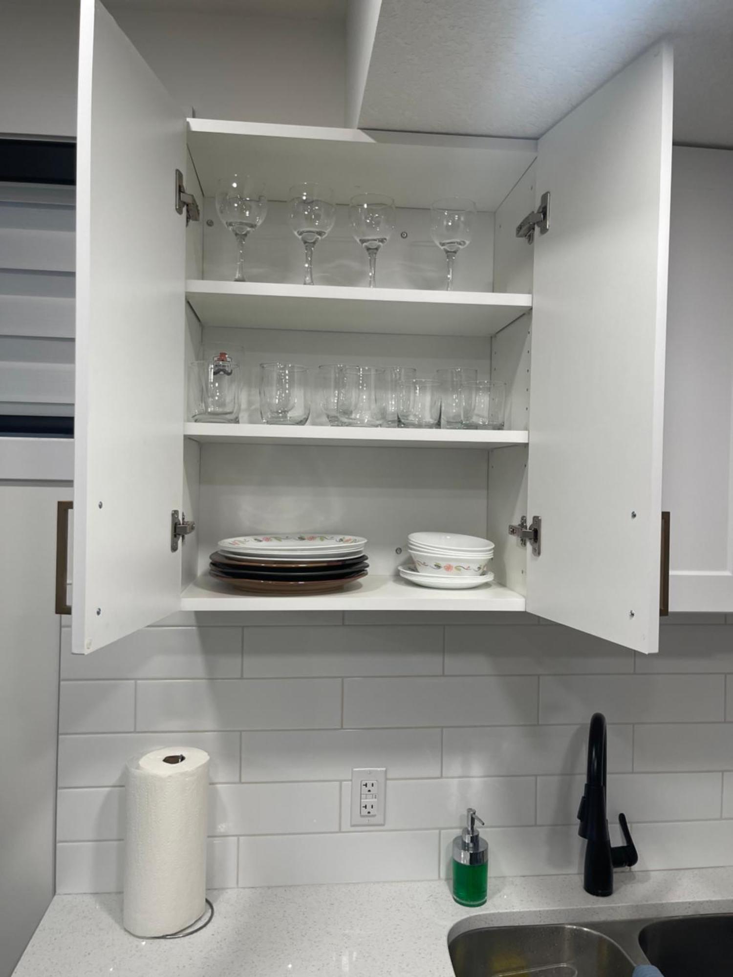 Stylish 2 Bedroom In Sw Close To Windermere And International Airport Edmonton